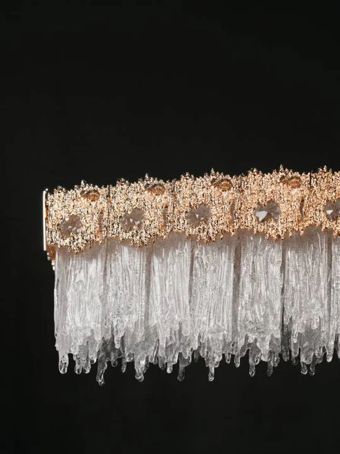 Gilded Stream – 120W Linear LED Chandelier with Artisanal Glass