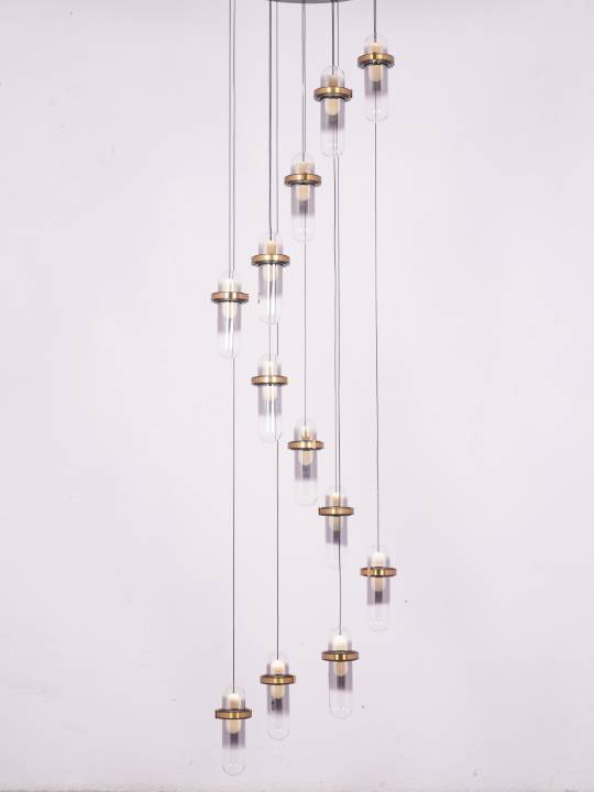 Smoky Bloom – 12-Head LED Chandelier with Gold Frame and Glass Diffuser
