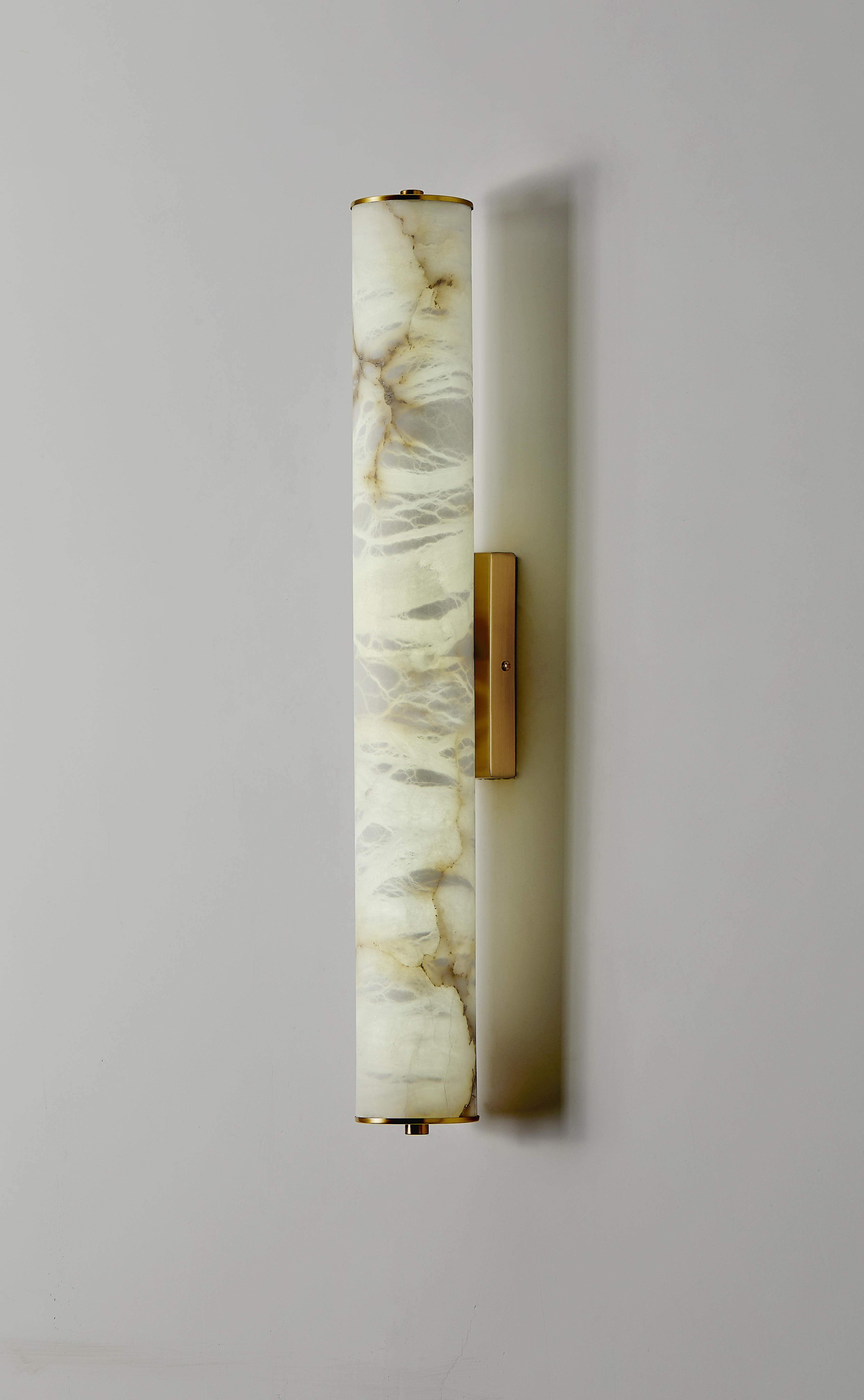 Spanish Alabaster Wall Light with Antique Brass Finish – 9W LED
